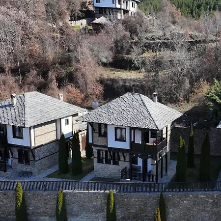 Feriehus трите къщи Leshten
