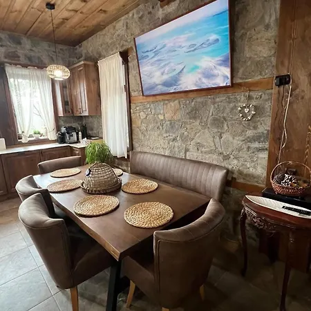 къща в родопа планина Villa Leshten