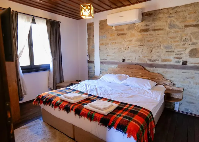 Holiday home трите къщи