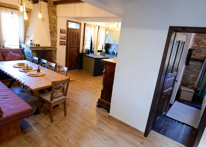 Holiday home трите къщи